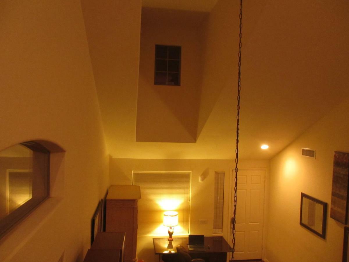 Art Gallery Vacation House Гилберт Экстерьер фото